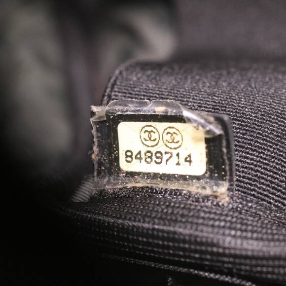 CHANEL Shoulder Bag - Picture 3 of 10